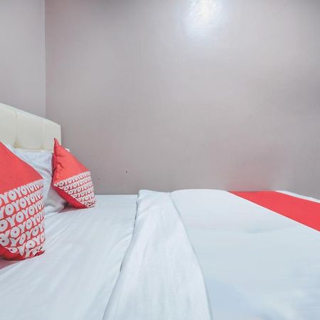 Oyo 286 Haji Saaba 20 Syariah Hotel Giacarta Esterno foto